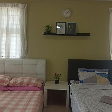 Zulanie Family Studio At D'Perdana Apartment, Spacious And Cozy With Pool, Free Wifi & Netflix Kota Bharu Ngoại thất bức ảnh