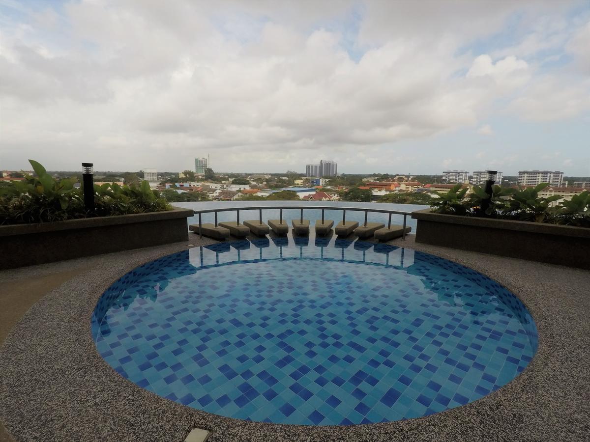 Zulanie Family Studio At D'Perdana Apartment, Spacious And Cozy With Pool, Free Wifi & Netflix Kota Bharu Ngoại thất bức ảnh